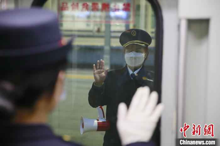 铁路人战“疫”：面对疫情，母女并肩前行