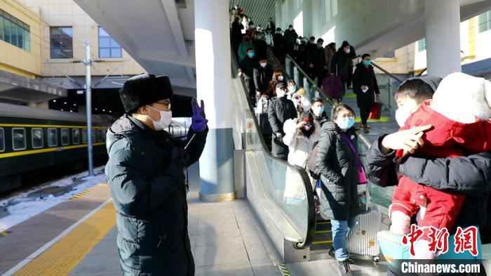  哈铁恢复开行16.5对旅客列车助力复产复工