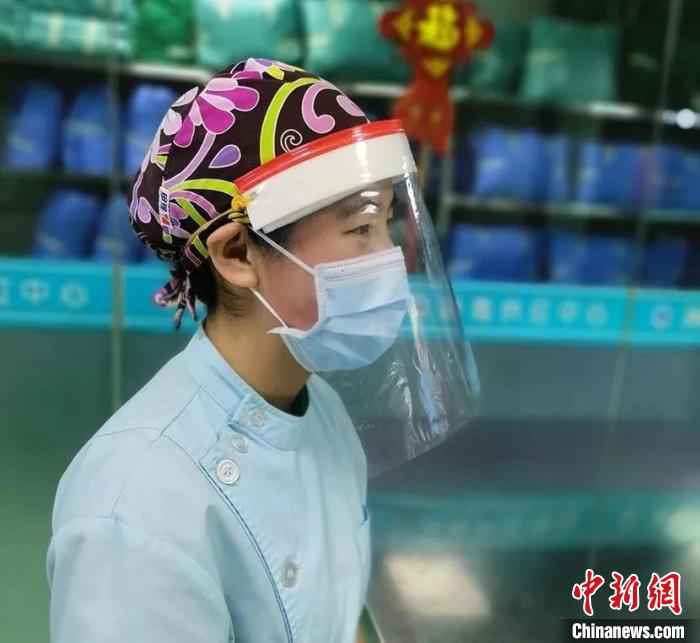  内蒙古组建“缝纫机医队”自制“N95”口罩助力疫情防控