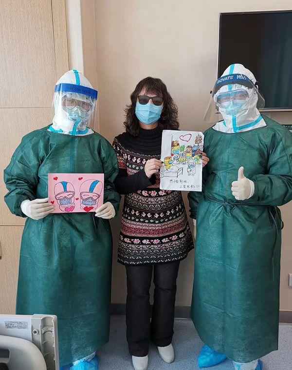 抗疫、漫画、追星、拍Vlog……这届90后护士另类又强大