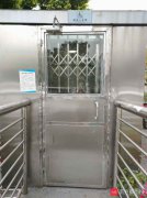 广州部分天桥“无障碍电梯”惨变摆设，市民：